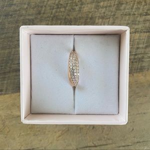 Ring with zirconia stones